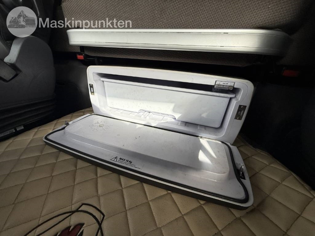 Camión caja cerrada Scania R 520 LB: foto 34 Camión caja cerrada Scania R 520 LB: foto 34