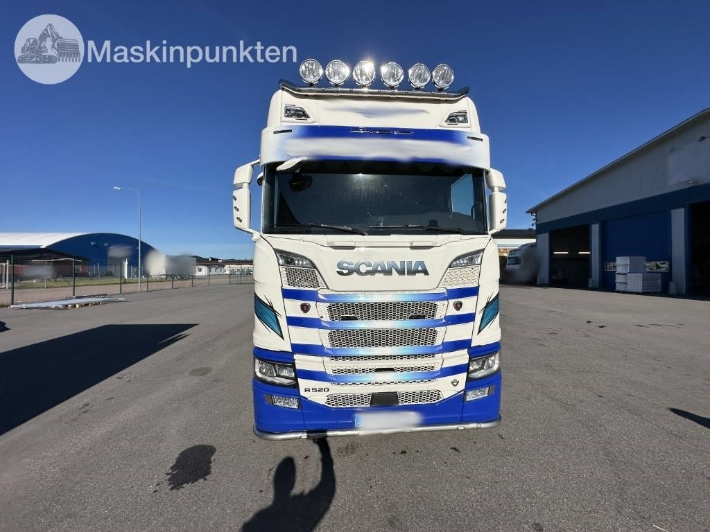 Scania R 520 - Camión caja cerrada: foto 2 Scania R 520 - Camión caja cerrada: foto 2