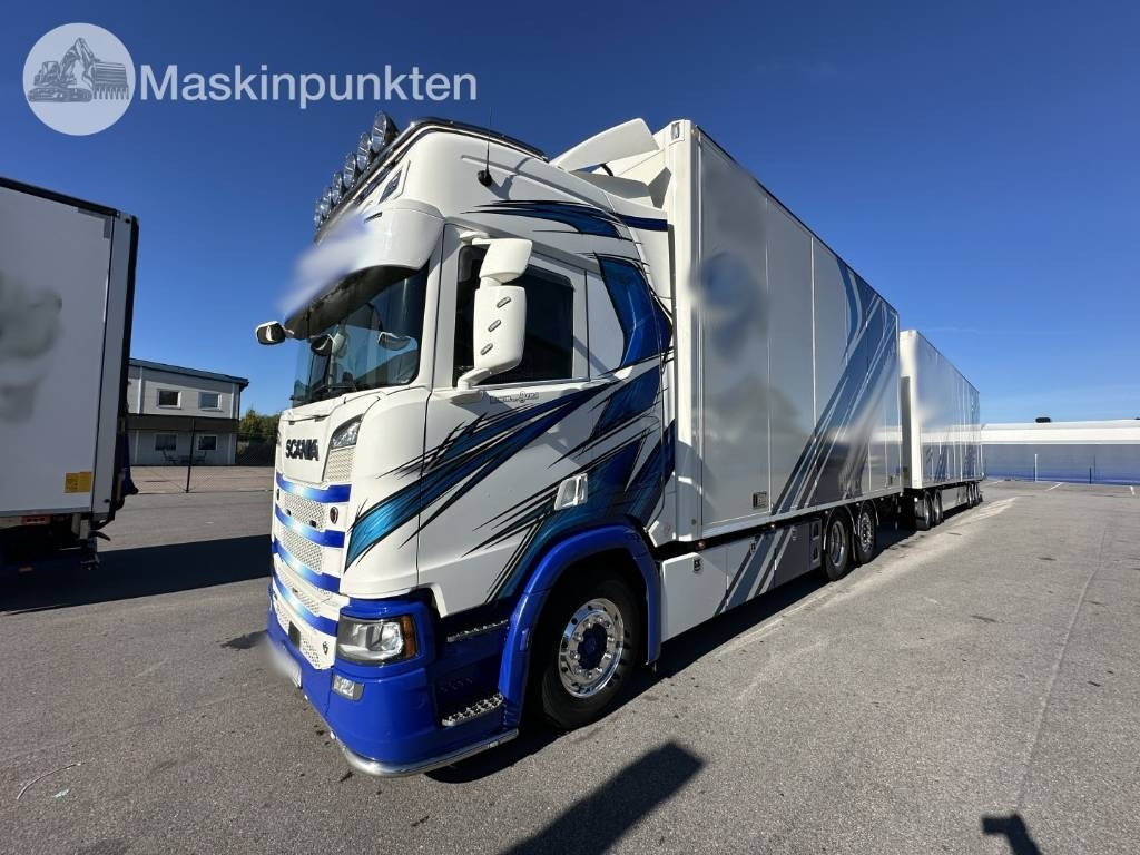 Scania R 520 - Camión caja cerrada: foto 1 Scania R 520 - Camión caja cerrada: foto 1
