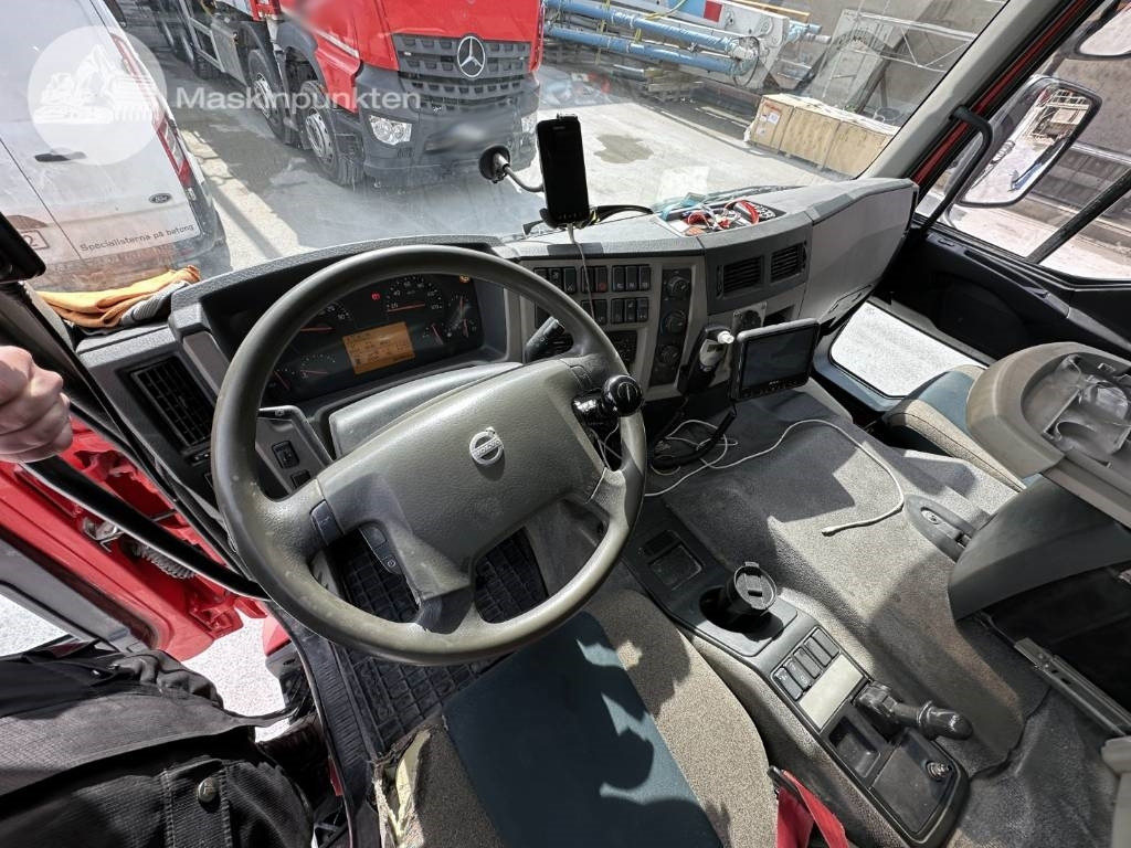 Camión hormigonera Volvo FE 320: foto 21