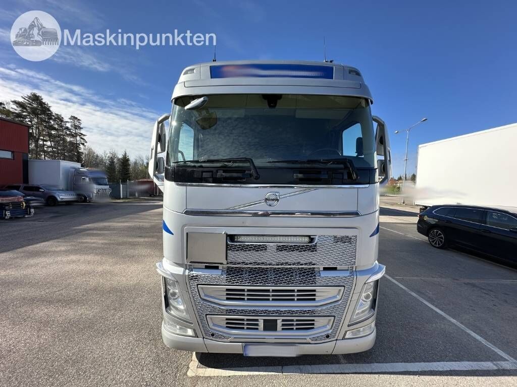 Volvo FH 500 - Camión caja cerrada: foto 2 Volvo FH 500 - Camión caja cerrada: foto 2