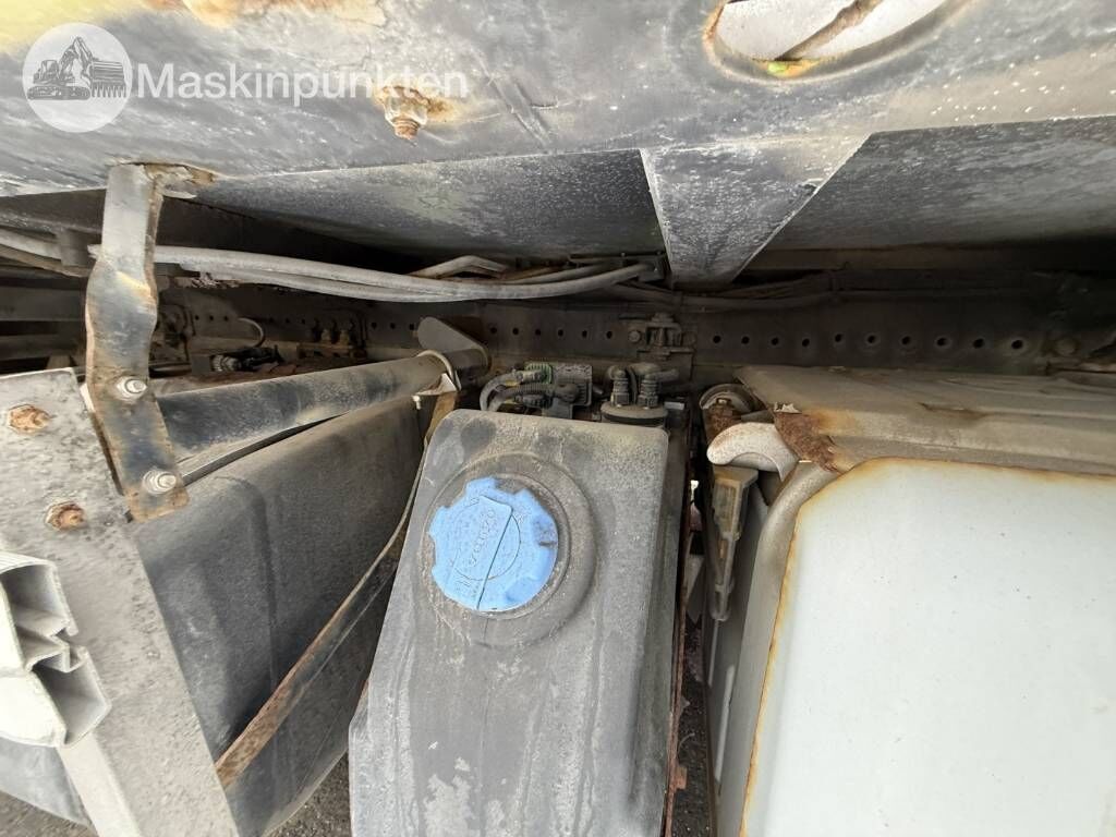 Portacontenedor de cadenas camión Volvo FL 4*2 liftdumper: foto 36 Portacontenedor de cadenas camión Volvo FL 4*2 liftdumper: foto 36