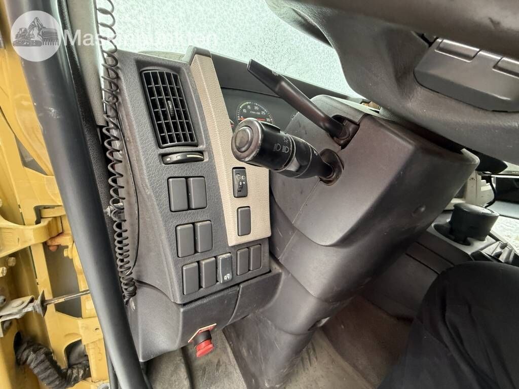 Portacontenedor de cadenas camión Volvo FL 4*2 liftdumper: foto 20