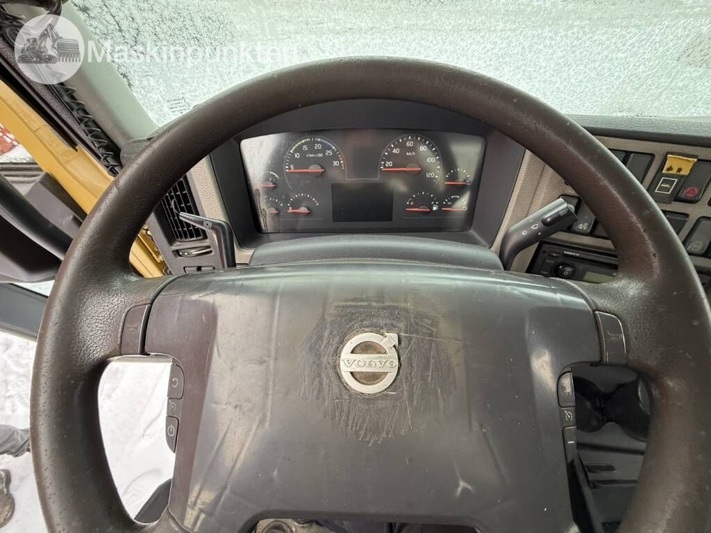 Portacontenedor de cadenas camión Volvo FL 4*2 liftdumper: foto 19 Portacontenedor de cadenas camión Volvo FL 4*2 liftdumper: foto 19