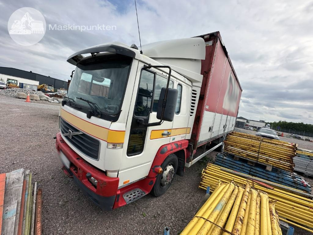 Volvo FL 6 - Camión caja cerrada: foto 1 Volvo FL 6 - Camión caja cerrada: foto 1