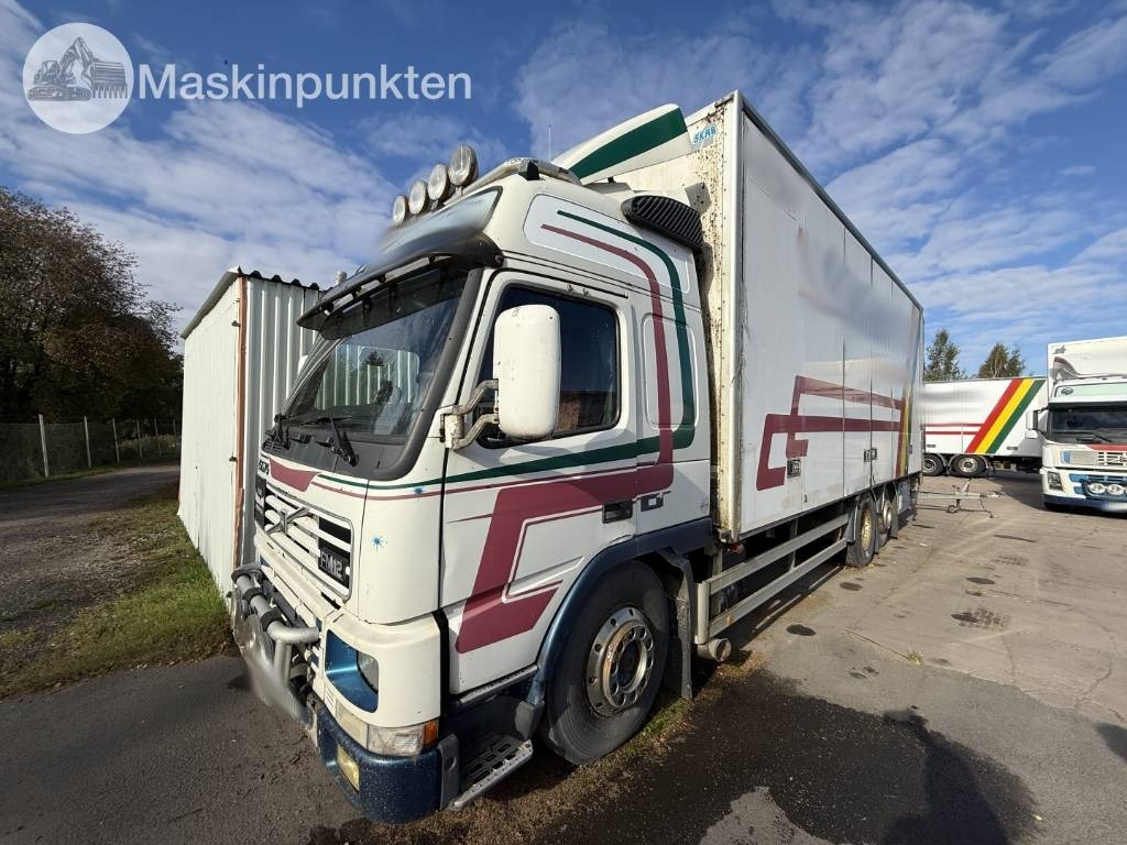 Volvo FM 12 - Camión caja cerrada: foto 1 Volvo FM 12 - Camión caja cerrada: foto 1