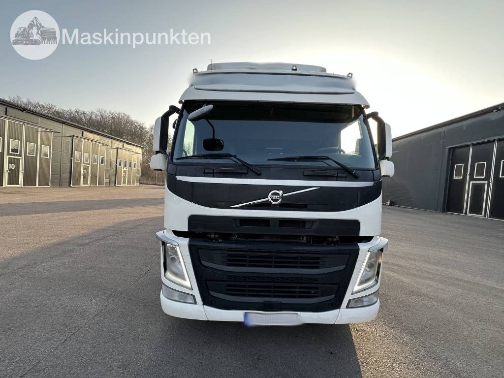 Volvo FM 330 - Camión caja cerrada: foto 2 Volvo FM 330 - Camión caja cerrada: foto 2