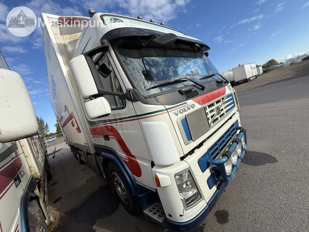 Volvo FM 440 - Camión caja cerrada: foto 3 Volvo FM 440 - Camión caja cerrada: foto 3