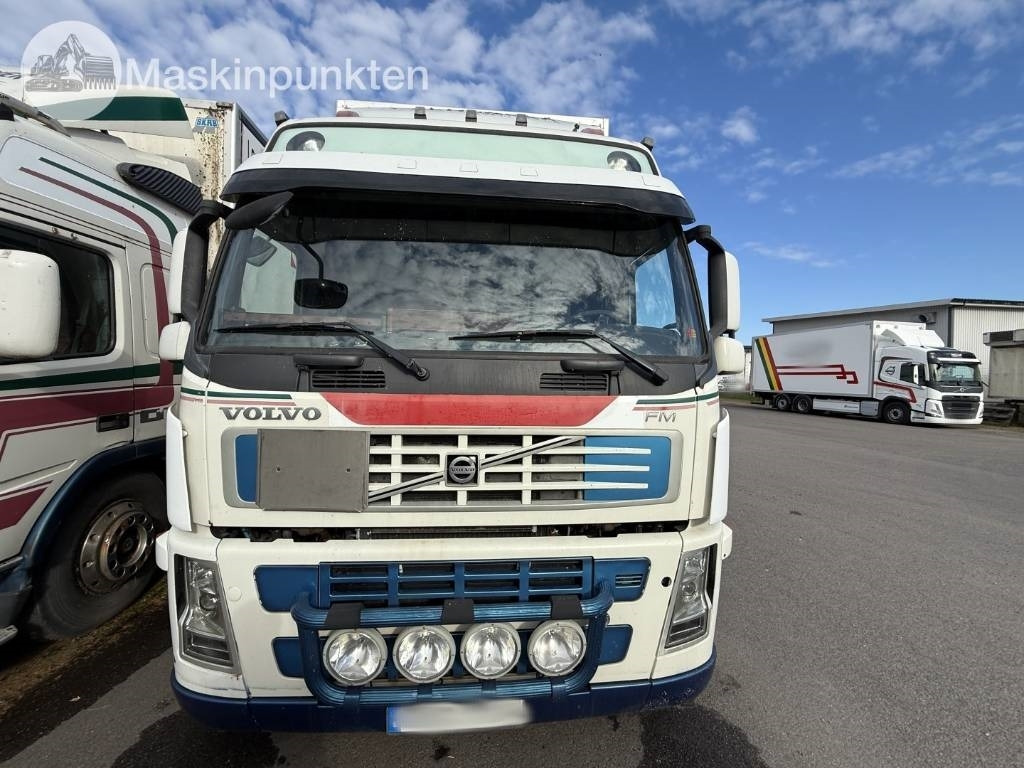 Volvo FM 440 - Camión caja cerrada: foto 2 Volvo FM 440 - Camión caja cerrada: foto 2