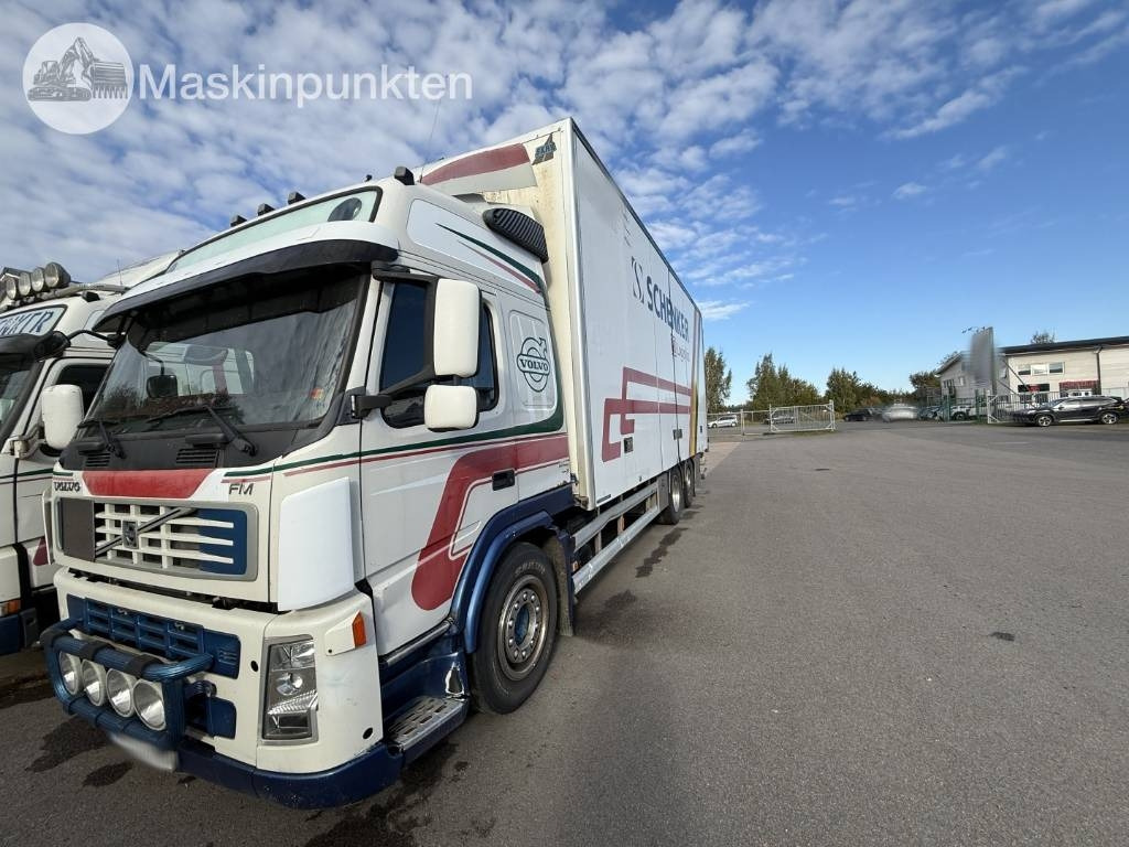 Volvo FM 440 - Camión caja cerrada: foto 1 Volvo FM 440 - Camión caja cerrada: foto 1