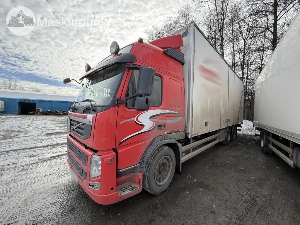 Volvo FM 6*2 - Camión caja cerrada: foto 1 Volvo FM 6*2 - Camión caja cerrada: foto 1