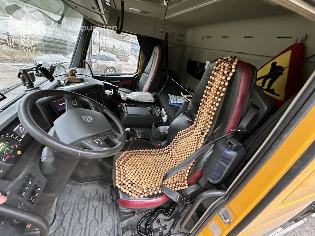 Volquete camión Volvo FMX 380: foto 17