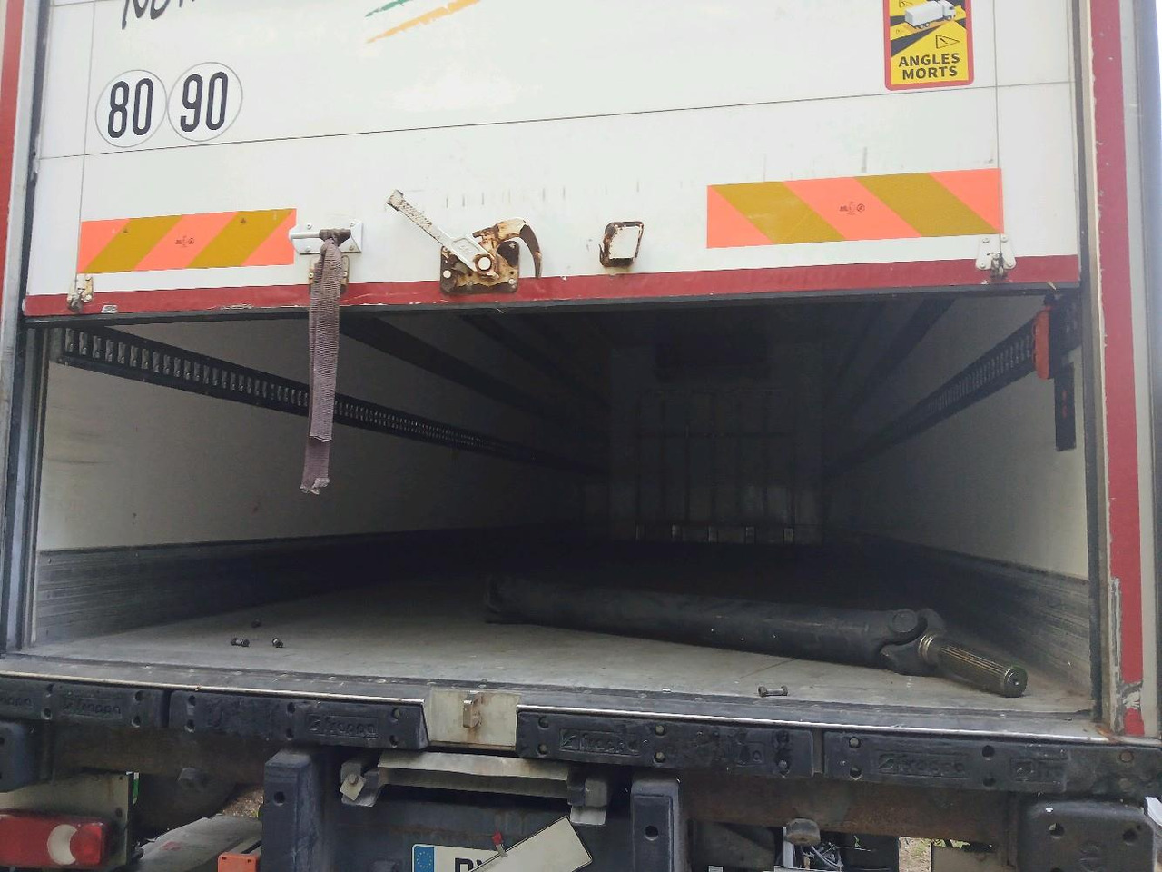 IVECO PORTEUR FRIGO 190E32 - Frigorífico camión: foto 5 IVECO PORTEUR FRIGO 190E32 - Frigorífico camión: foto 5