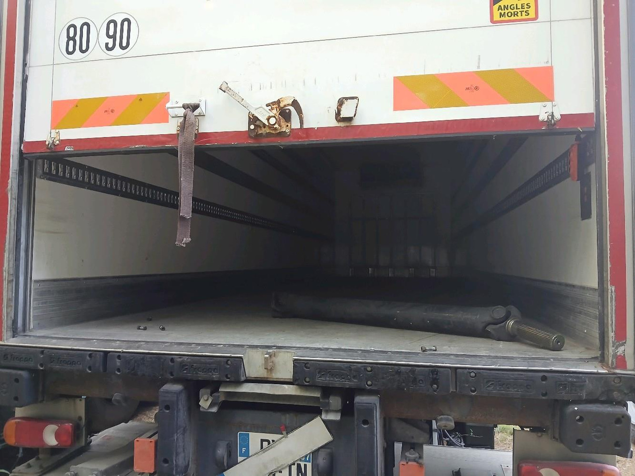 IVECO PORTEUR FRIGO 190E32 - Frigorífico camión: foto 2 IVECO PORTEUR FRIGO 190E32 - Frigorífico camión: foto 2