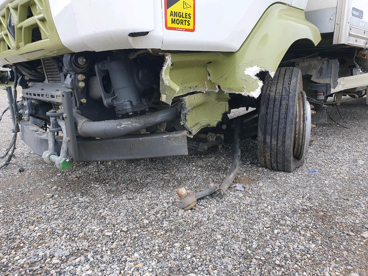 Camión caja cerrada RENAULT D 12 DTI 215: foto 20 Camión caja cerrada RENAULT D 12 DTI 215: foto 20