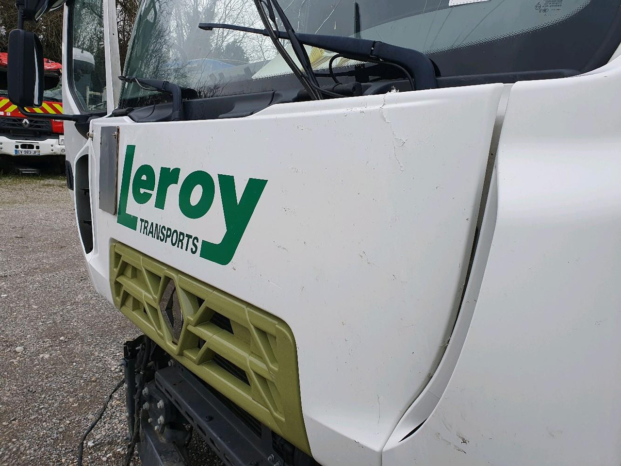 Camión caja cerrada RENAULT D 12 DTI 215: foto 19 Camión caja cerrada RENAULT D 12 DTI 215: foto 19