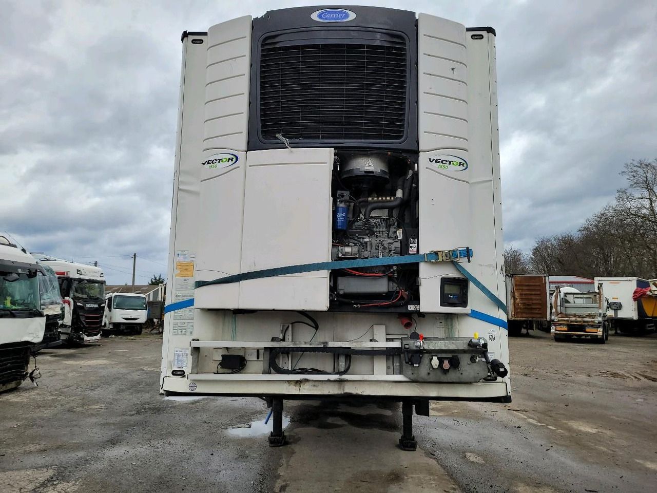 SCHMITZ FRIGO NKS - Frigorífico semirremolque: foto 2 SCHMITZ FRIGO NKS - Frigorífico semirremolque: foto 2