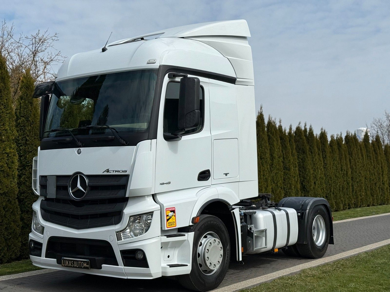 Mercedes-Benz ACTROS 1845 HYDRAULIC - Cabeza tractora: foto 1 Mercedes-Benz ACTROS 1845 HYDRAULIC - Cabeza tractora: foto 1