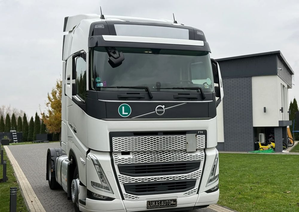 Volvo FH 460 AUTOMAT PARK COOL DWA ZBIORNIKI - Cabeza tractora: foto 5 Volvo FH 460 AUTOMAT PARK COOL DWA ZBIORNIKI - Cabeza tractora: foto 5