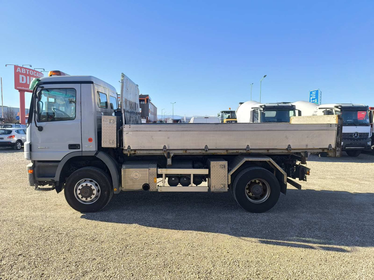 MERCEDES-BENZ Actros 1855 4X4 - Volquete camión: foto 4 MERCEDES-BENZ Actros 1855 4X4 - Volquete camión: foto 4