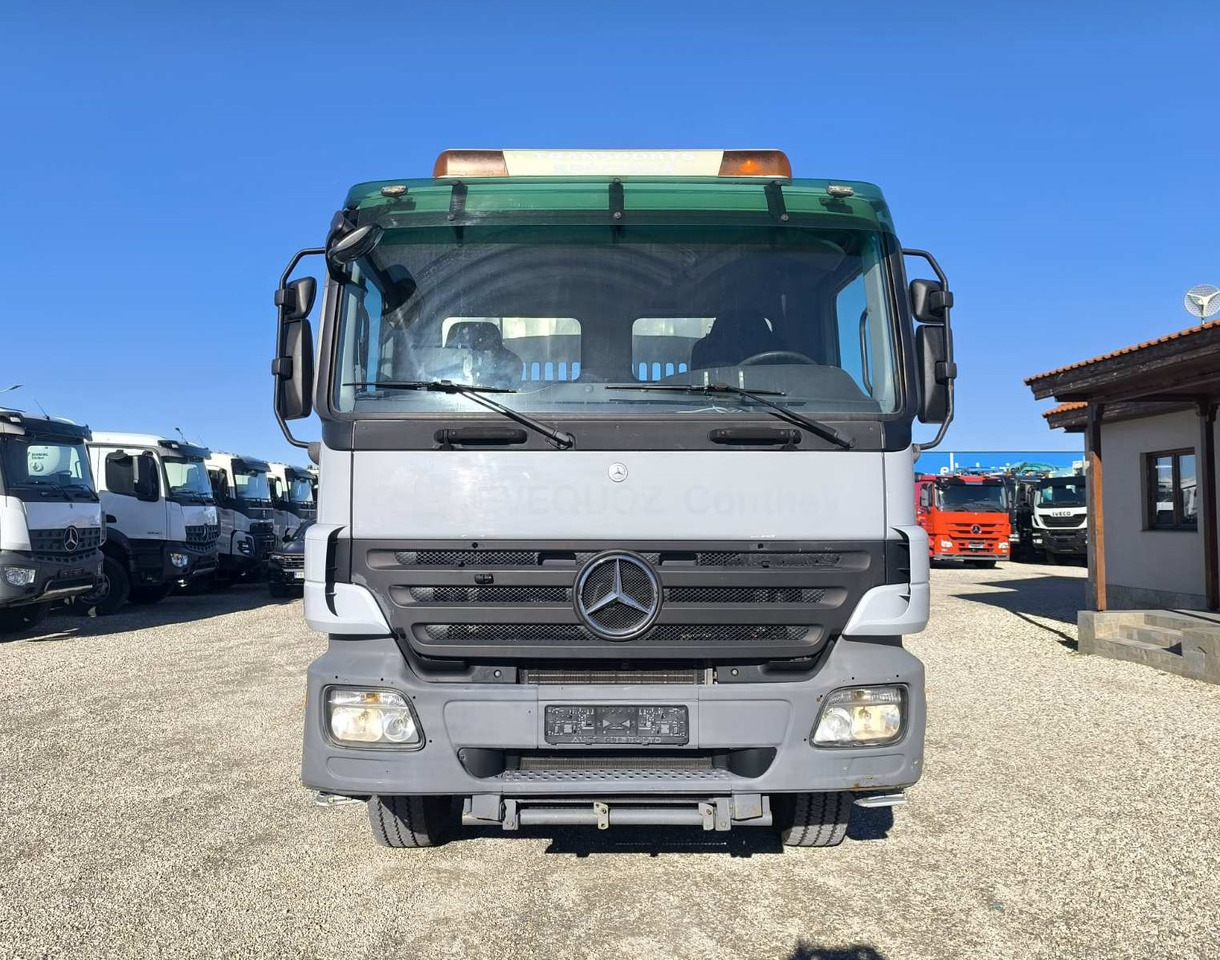 MERCEDES-BENZ Actros 1855 4X4 - Volquete camión: foto 2 MERCEDES-BENZ Actros 1855 4X4 - Volquete camión: foto 2