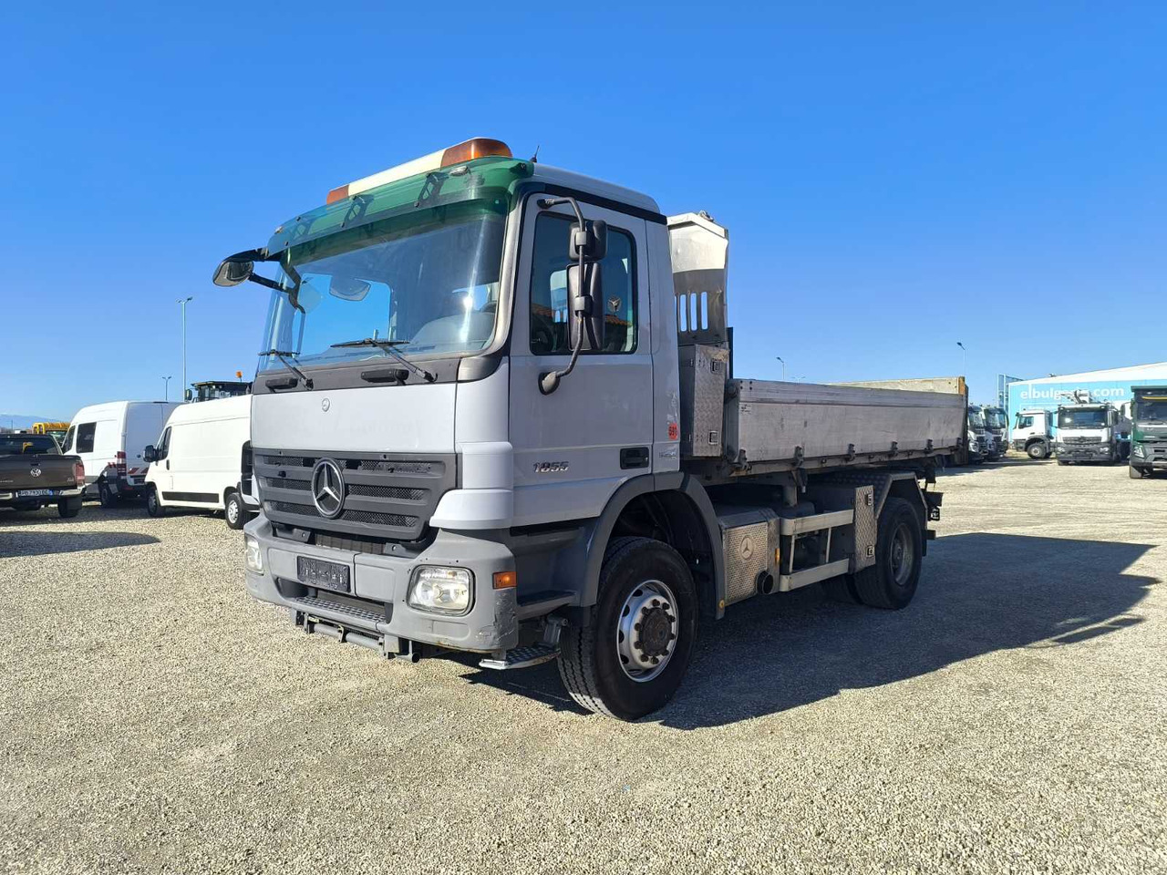 MERCEDES-BENZ Actros 1855 4X4 - Volquete camión: foto 3 MERCEDES-BENZ Actros 1855 4X4 - Volquete camión: foto 3