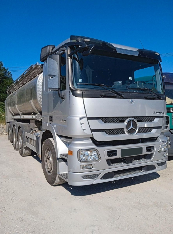 Mercedes-Benz ACTROS 3248 - Cisterna camión: foto 1 Mercedes-Benz ACTROS 3248 - Cisterna camión: foto 1