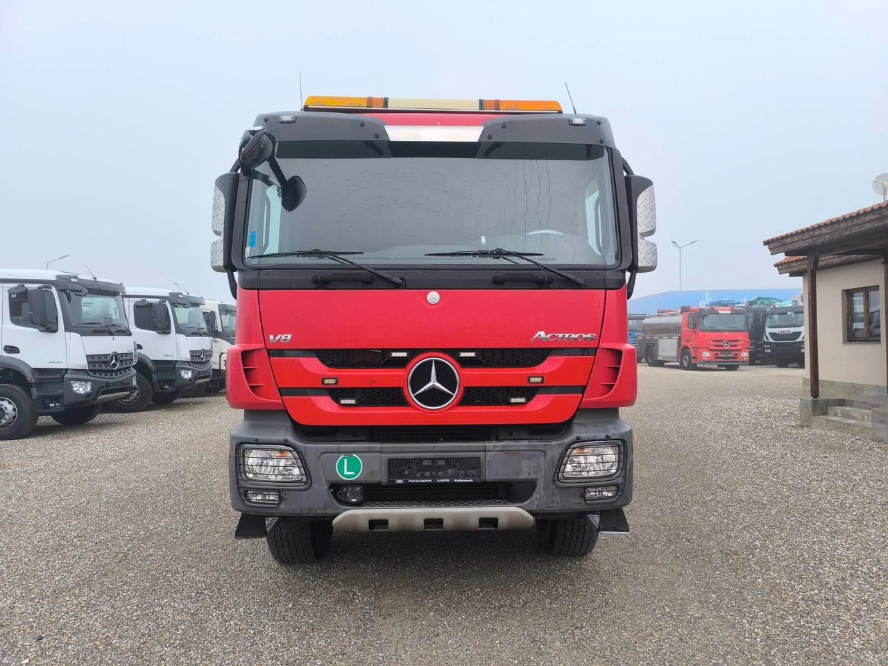 Mercedes-Benz ACTROS 3355 V8 6X6 HIAB 211 EP-5 HIPRO - Volquete camión, Camión grúa: foto 2 Mercedes-Benz ACTROS 3355 V8 6X6 HIAB 211 EP-5 HIPRO - Volquete camión, Camión grúa: foto 2