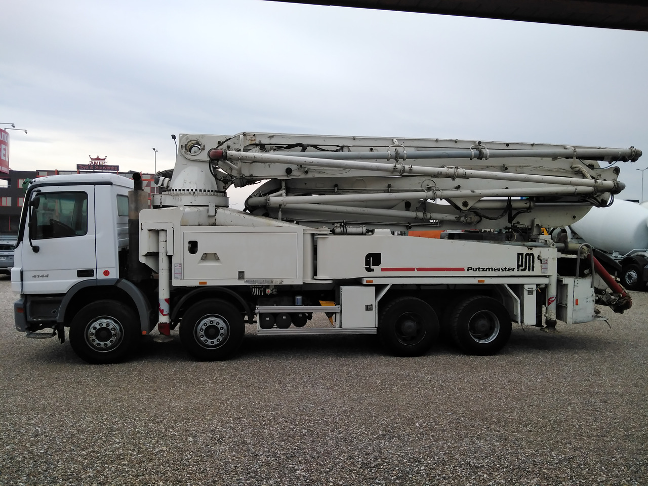 Mercedes-Benz ACTROS 4144 PUTZMEISTER M42 - Bomba de hormigón: foto 4 Mercedes-Benz ACTROS 4144 PUTZMEISTER M42 - Bomba de hormigón: foto 4