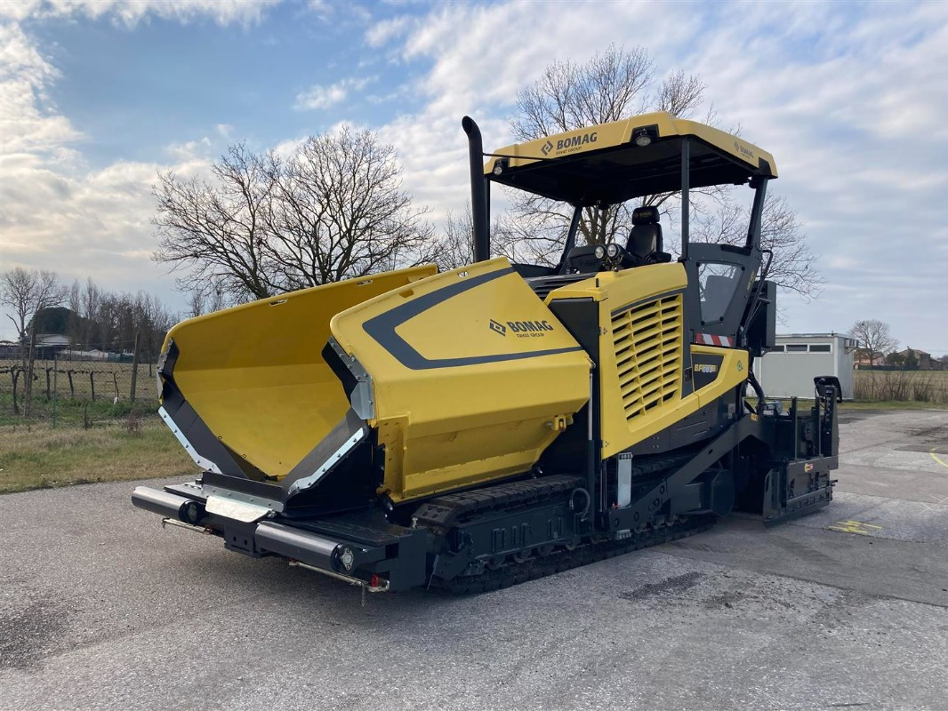 BOMAG IT BF 800 C-2 S600 HMI 1.0 Stage V/Tier 4f - Pavimentadora de asfalto: foto 1 BOMAG IT BF 800 C-2 S600 HMI 1.0 Stage V/Tier 4f - Pavimentadora de asfalto: foto 1