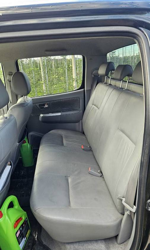 Pick-up Toyota Hilux 3.0 SR5 automat 4x4: foto 10 Pick-up Toyota Hilux 3.0 SR5 automat 4x4: foto 10