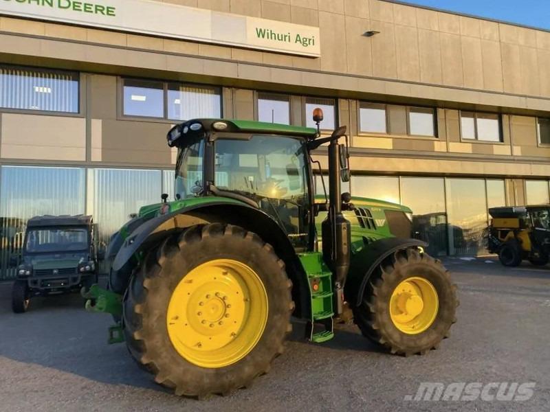 John Deere 6215R - Tractor: foto 1 John Deere 6215R - Tractor: foto 1