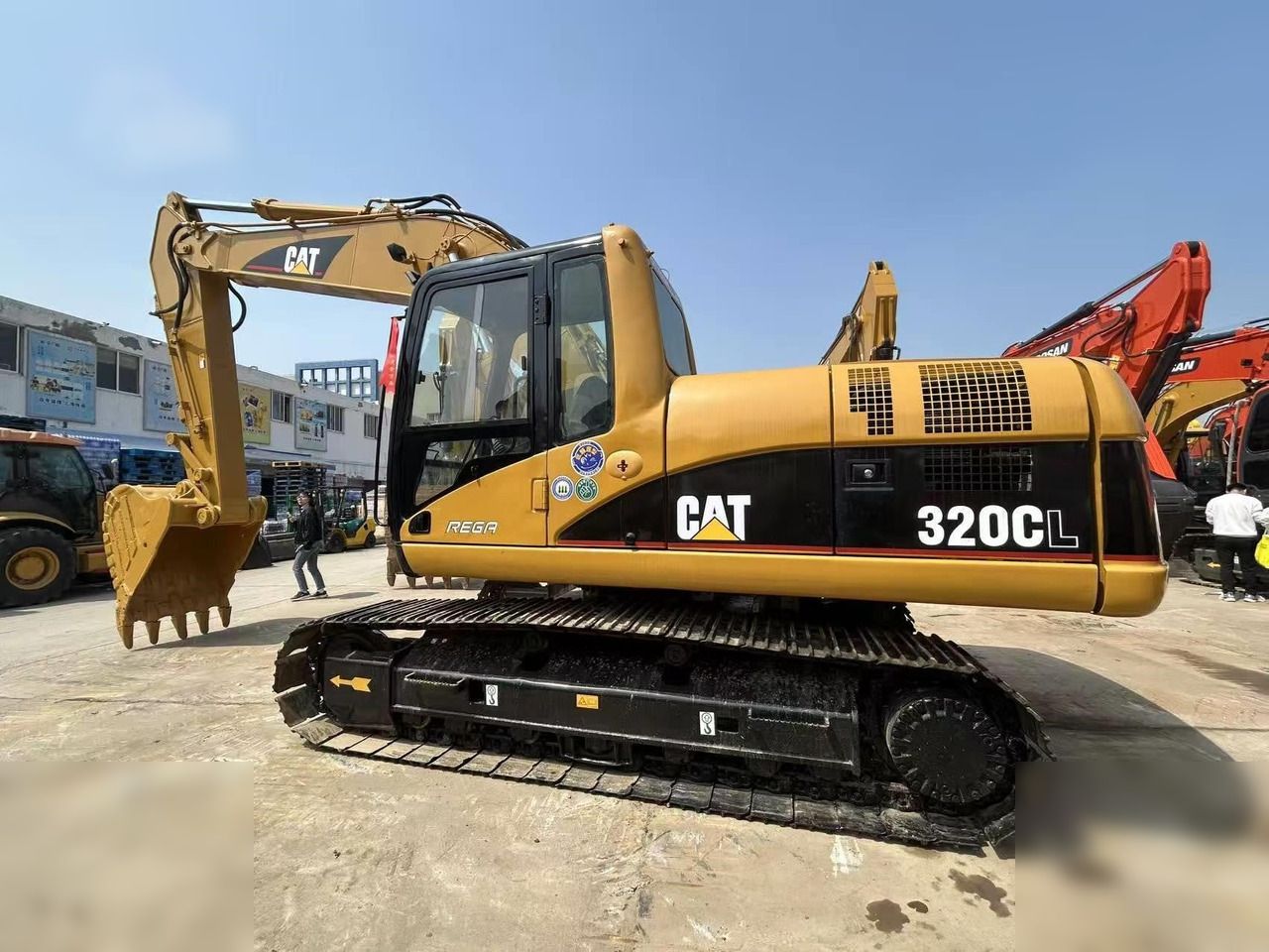 CATERPILLAR 320CL - Excavadora de cadenas: foto 1 CATERPILLAR 320CL - Excavadora de cadenas: foto 1