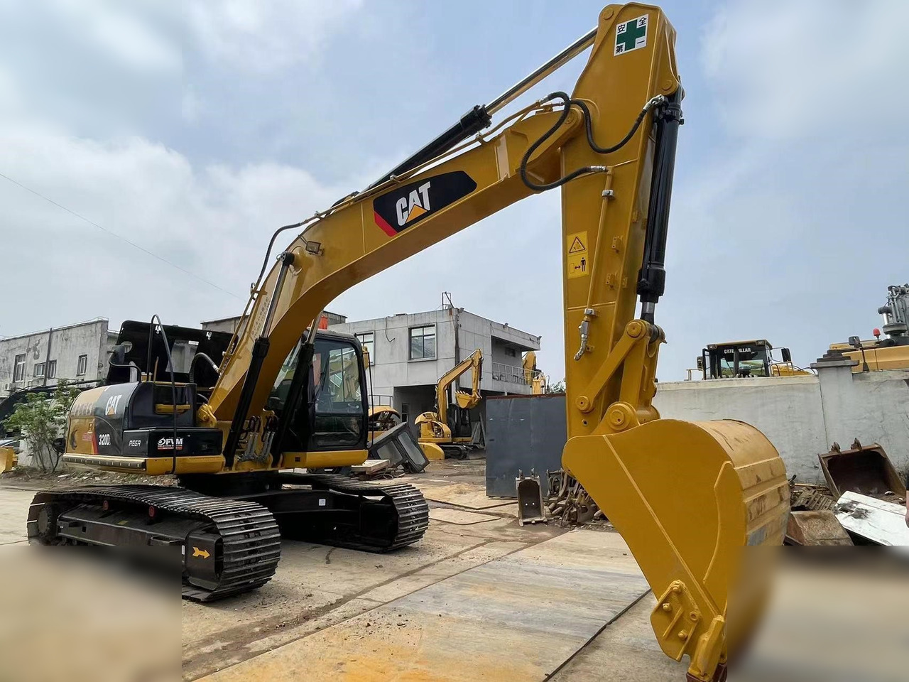 CATERPILLAR 320DL - Excavadora de cadenas: foto 4 CATERPILLAR 320DL - Excavadora de cadenas: foto 4