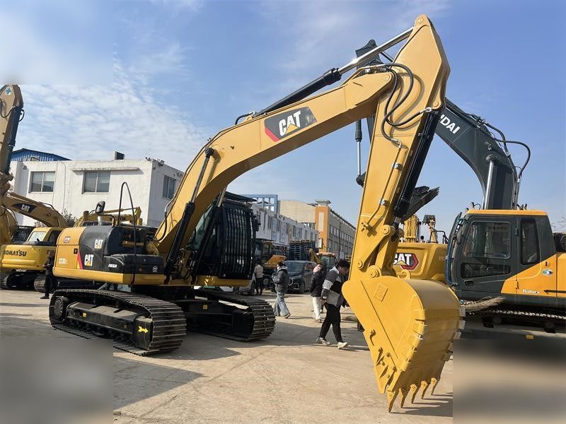 CATERPILLAR 323D2L - Excavadora de cadenas: foto 3 CATERPILLAR 323D2L - Excavadora de cadenas: foto 3