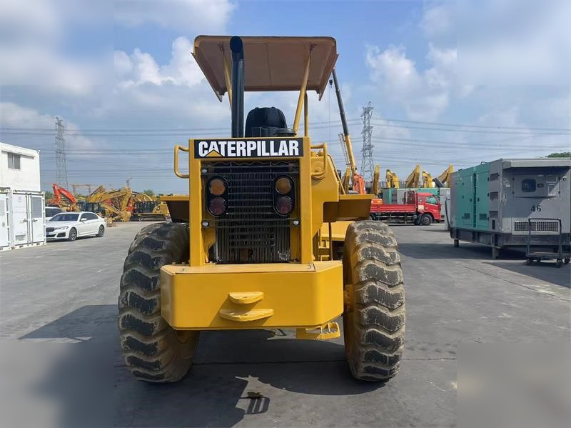 CATERPILLAR 910 - Cargadora de ruedas: foto 4 CATERPILLAR 910 - Cargadora de ruedas: foto 4