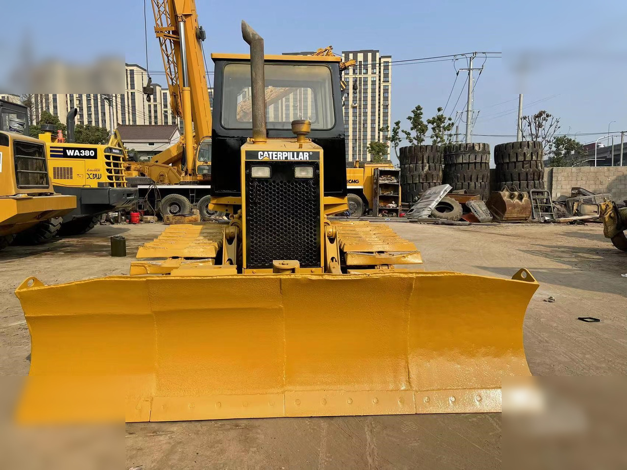 CATERPILLAR D4C - Bulldozer: foto 2 CATERPILLAR D4C - Bulldozer: foto 2