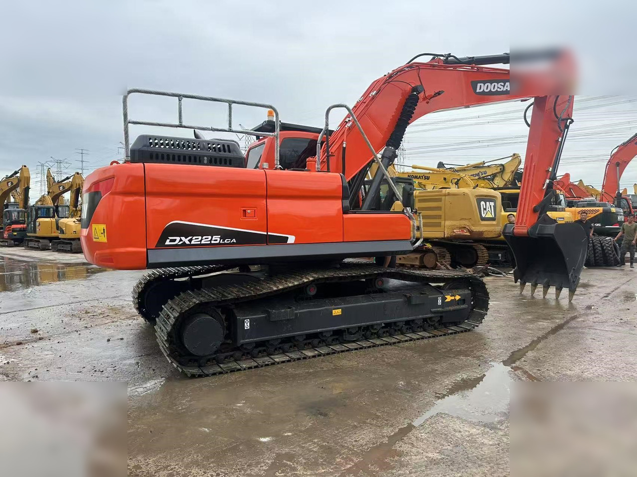 DOOSAN DX225 LCA - Excavadora de cadenas: foto 1 DOOSAN DX225 LCA - Excavadora de cadenas: foto 1