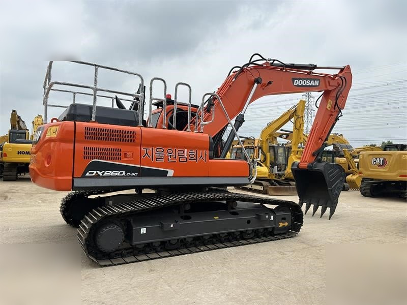 DOOSAN DX260 LC - Excavadora de cadenas: foto 2 DOOSAN DX260 LC - Excavadora de cadenas: foto 2