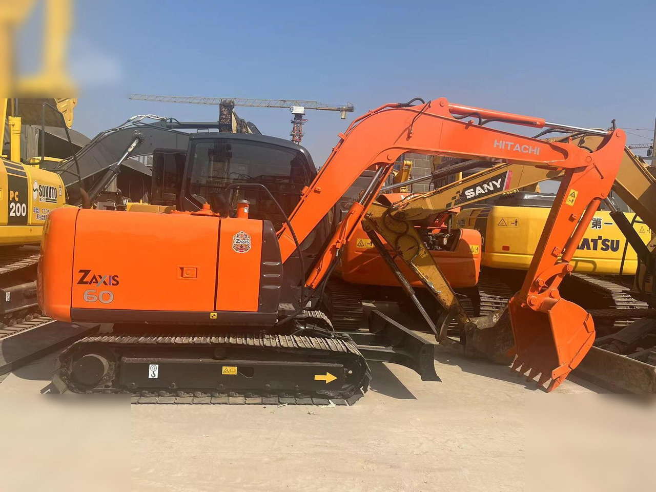 HITACHI ZX60 - Excavadora de cadenas: foto 1 HITACHI ZX60 - Excavadora de cadenas: foto 1