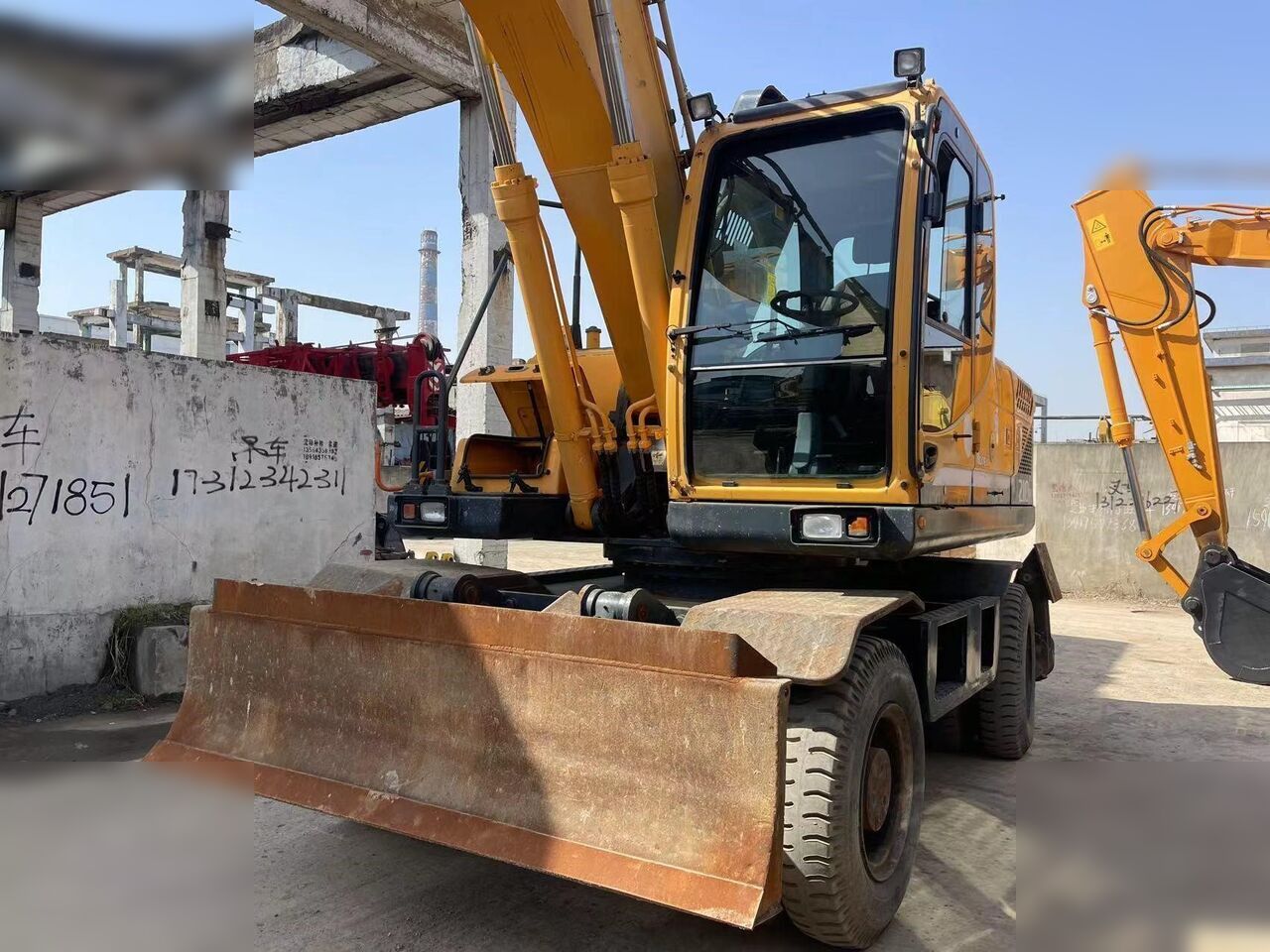 HYUNDAI ROBEX 210W-9 - Excavadora de ruedas: foto 3 HYUNDAI ROBEX 210W-9 - Excavadora de ruedas: foto 3