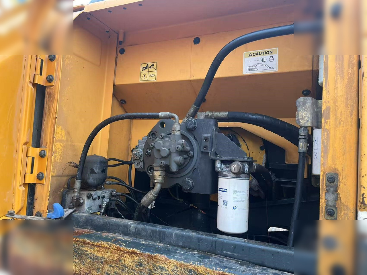 HYUNDAI ROBEX 220 LC-9S - Excavadora de cadenas: foto 5 HYUNDAI ROBEX 220 LC-9S - Excavadora de cadenas: foto 5