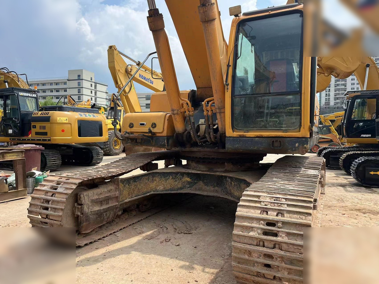 HYUNDAI ROBEX 305 LC-9S - Excavadora de cadenas: foto 3 HYUNDAI ROBEX 305 LC-9S - Excavadora de cadenas: foto 3