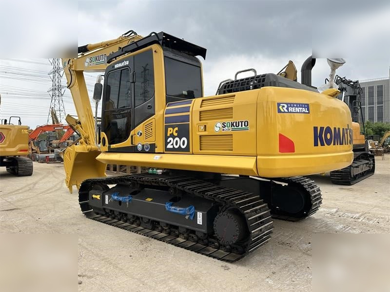 KOMATSU PC200-8 - Excavadora de cadenas: foto 2 KOMATSU PC200-8 - Excavadora de cadenas: foto 2