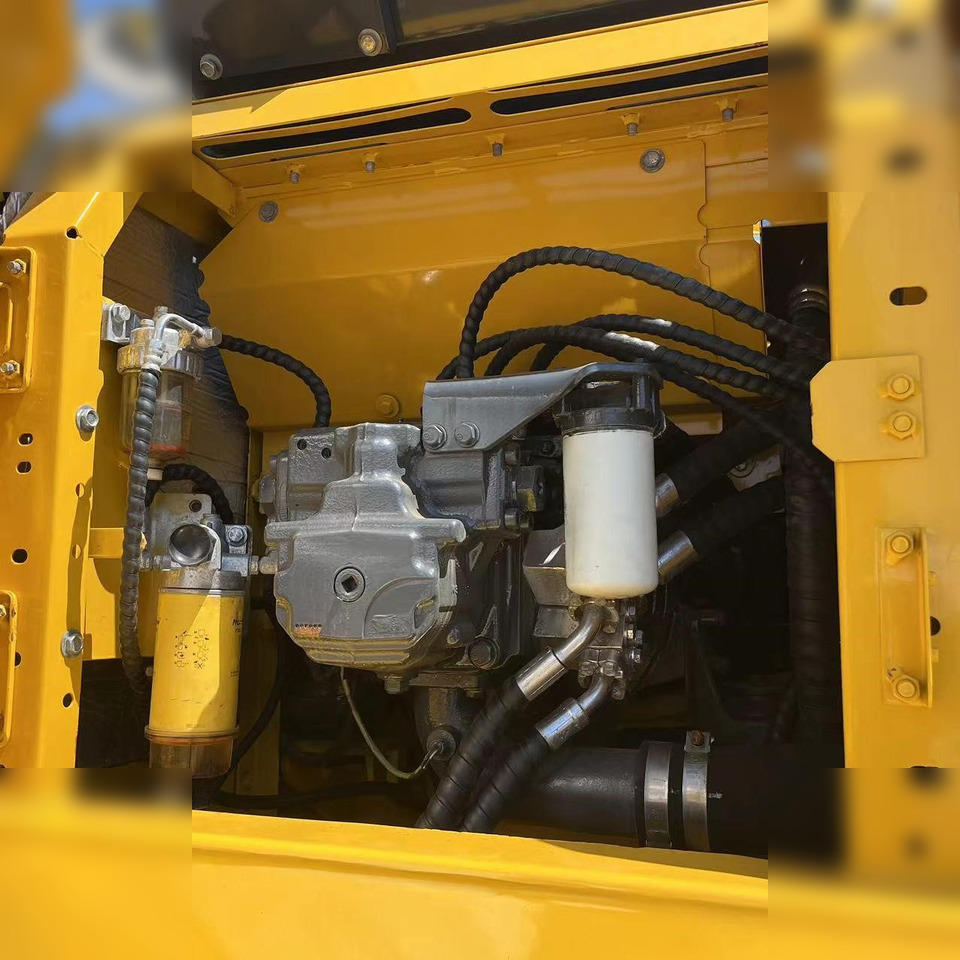 KOMATSU PC200-8 - Excavadora de cadenas: foto 5 KOMATSU PC200-8 - Excavadora de cadenas: foto 5