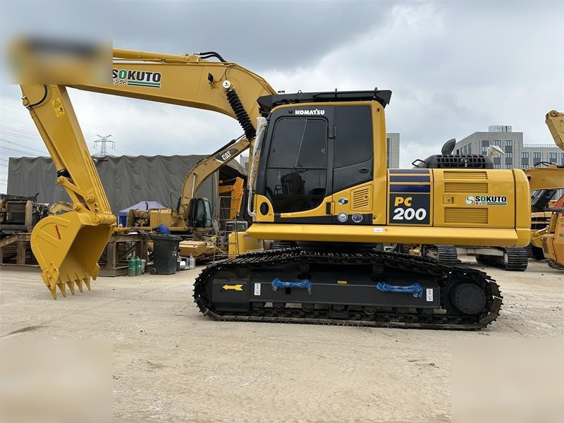 KOMATSU PC200-8 - Excavadora de cadenas: foto 2 KOMATSU PC200-8 - Excavadora de cadenas: foto 2