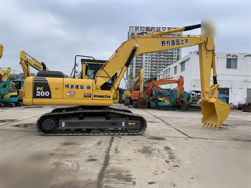 KOMATSU PC200-8 - Excavadora de cadenas: foto 1 KOMATSU PC200-8 - Excavadora de cadenas: foto 1