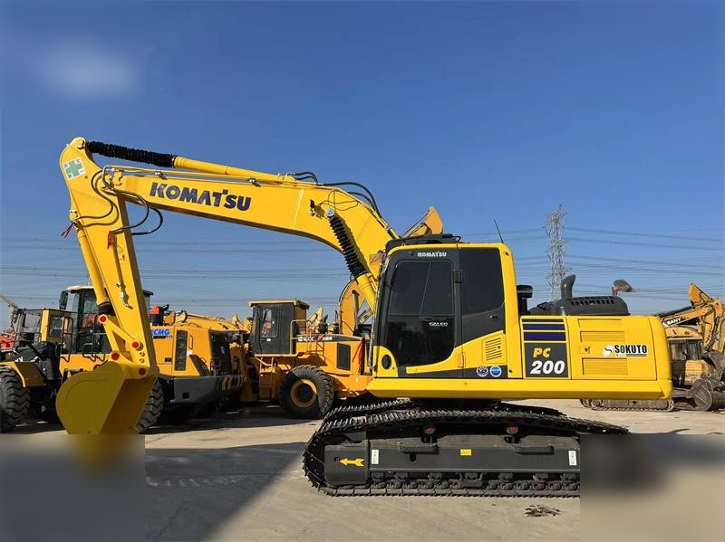 KOMATSU PC200-8N1 - Excavadora de cadenas: foto 1 KOMATSU PC200-8N1 - Excavadora de cadenas: foto 1