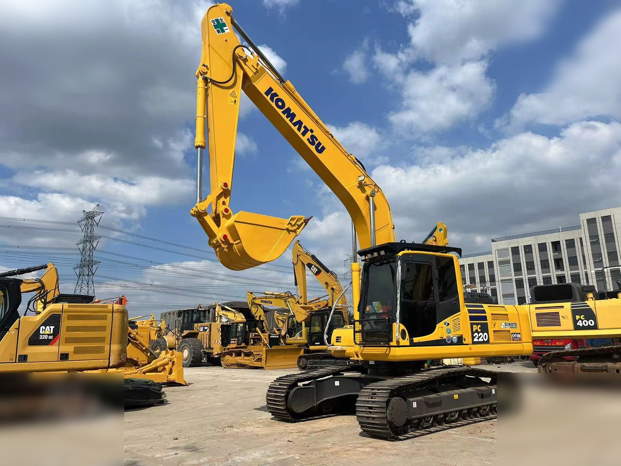 KOMATSU PC220-8 - Excavadora de cadenas: foto 4 KOMATSU PC220-8 - Excavadora de cadenas: foto 4