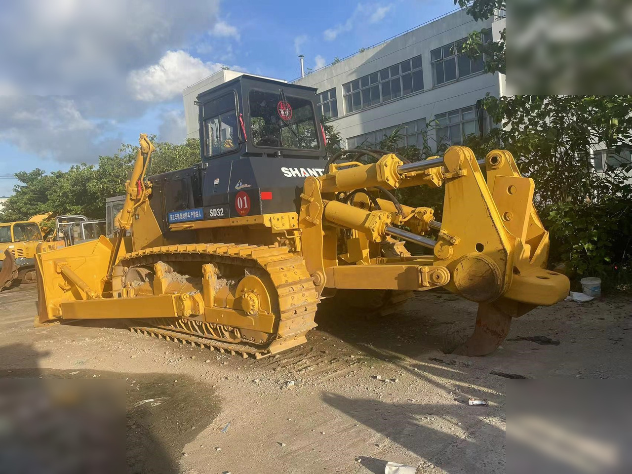 SHANTUI SD32 - Bulldozer: foto 1 SHANTUI SD32 - Bulldozer: foto 1